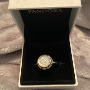 Pandora SS 14 kt gold mother of pearl daisy signet ring